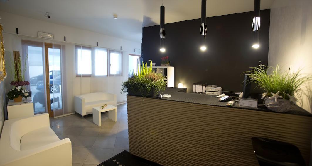 Lacroma Aparthotel Grado Eksteriør bilde